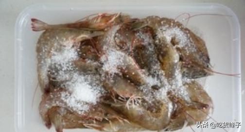 大虾怎么保存放冷藏还是冷冻,大虾放冰箱正确的冷冻方法