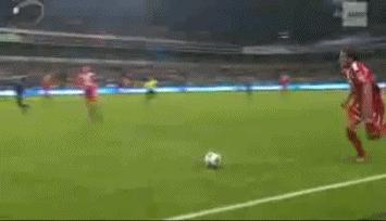 足坛十大凶狠犯规集锦,足坛十大恶意犯规集锦