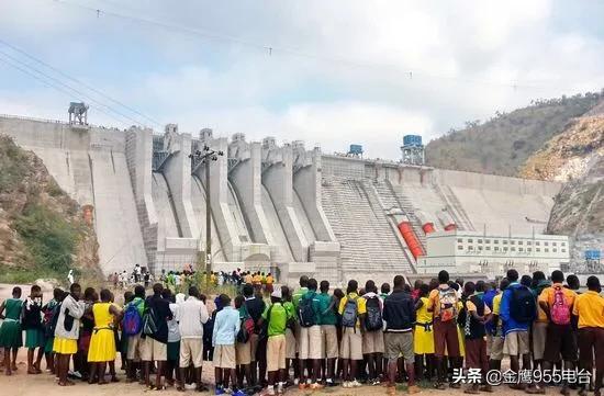 在非洲原始森林里搞水电站看中国水电八局是如何做的？