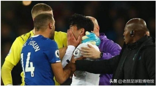 亚洲球王恶意蹬踏染红，除禁赛难逃父亲责罚，因为人性比足球重要