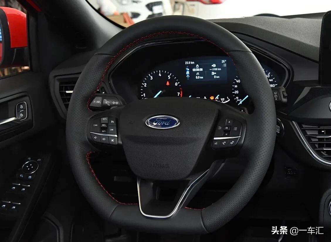 13福特福克斯两厢自动挡二手车,13福特福克斯高配1.8二手多少钱