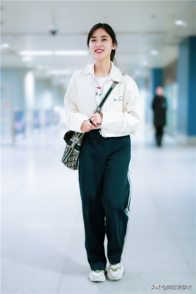 小个女生怎么穿更显高?快向王子文、沈月取经,会穿比例就是好