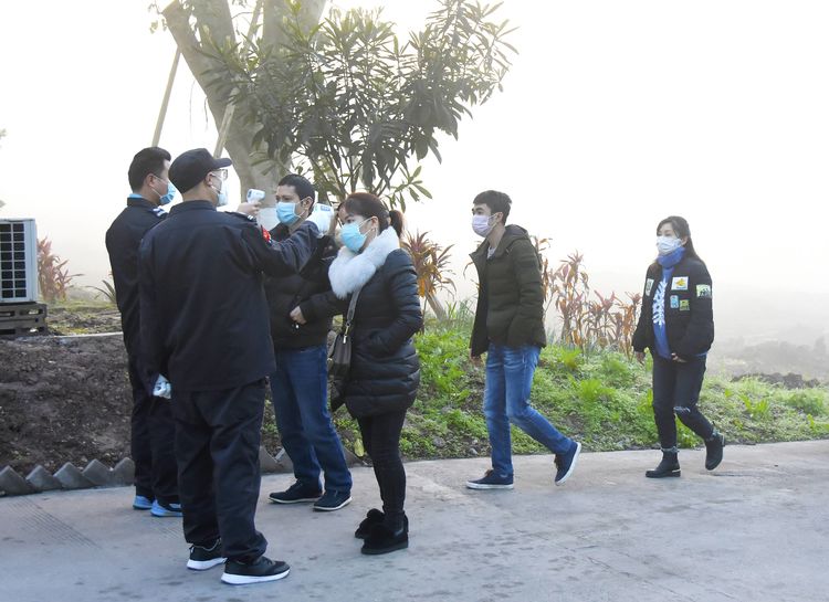 防疫一线的坚守,抗疫一线拼搏