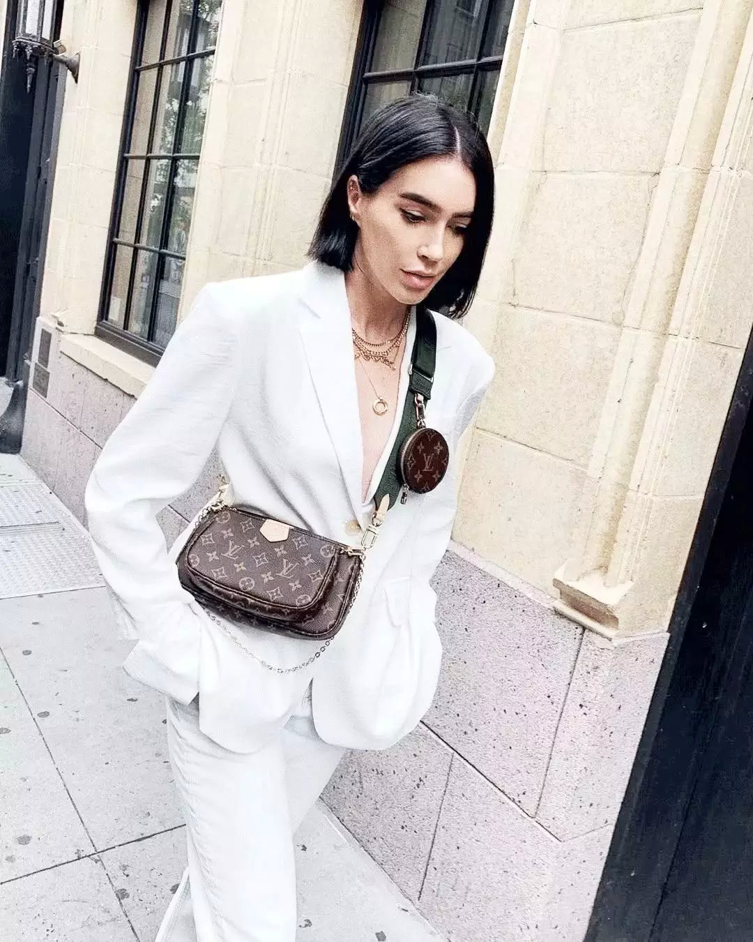 我的胸，我的手指，我的脚腕……都需要一只包包