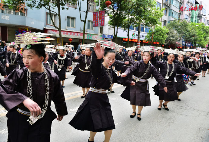 台江苗族姊妹节巡游,台江苗族姊妹节苗族服装