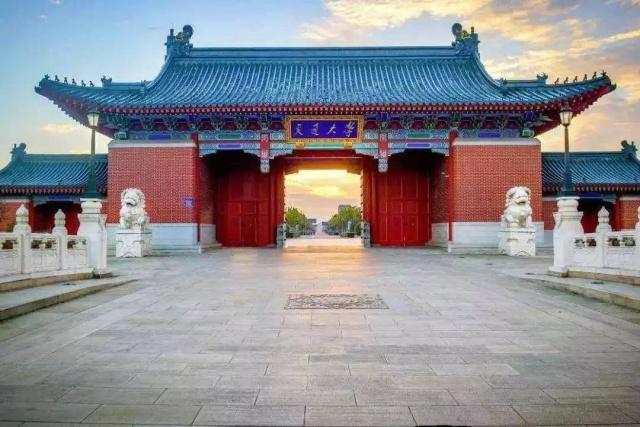 高考：近10年全国大学录取分数线总排名，划分5大梯度，最难考上