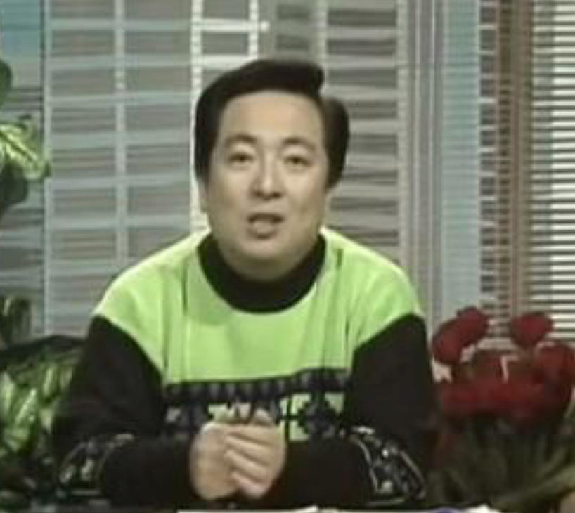 高龄生子、嫁神秘富商、退休成网红，“童年回忆”们变样了吗？