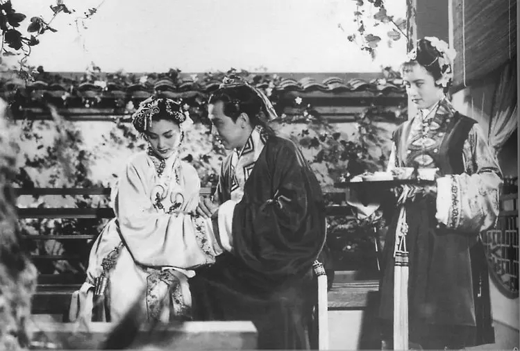 夏梦：金庸的梦中情人，刘德华的伯乐，著名导演为她终生未婚