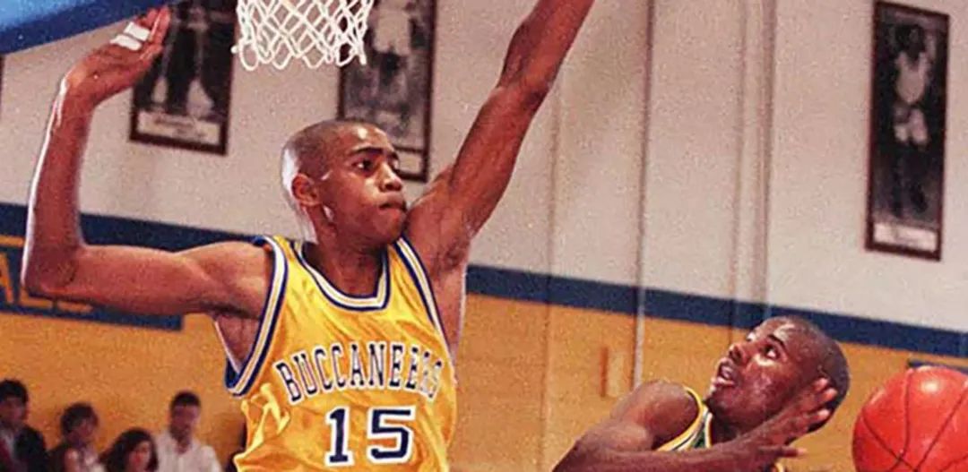 第22个赛季致敬文斯卡特,20122013赛季的文斯卡特表现怎么样