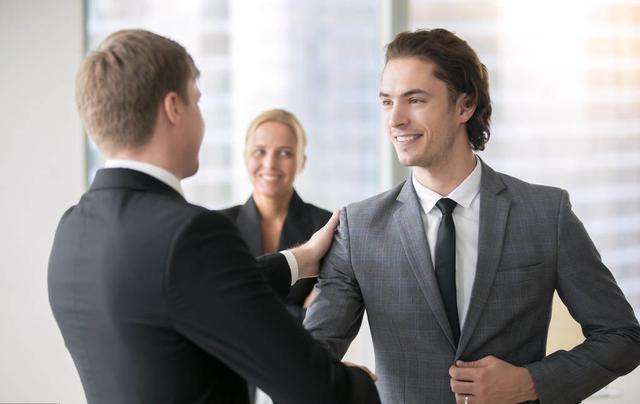 对付小人不需要翻脸几招就够了,遇到不要脸的小人应该怎么对付