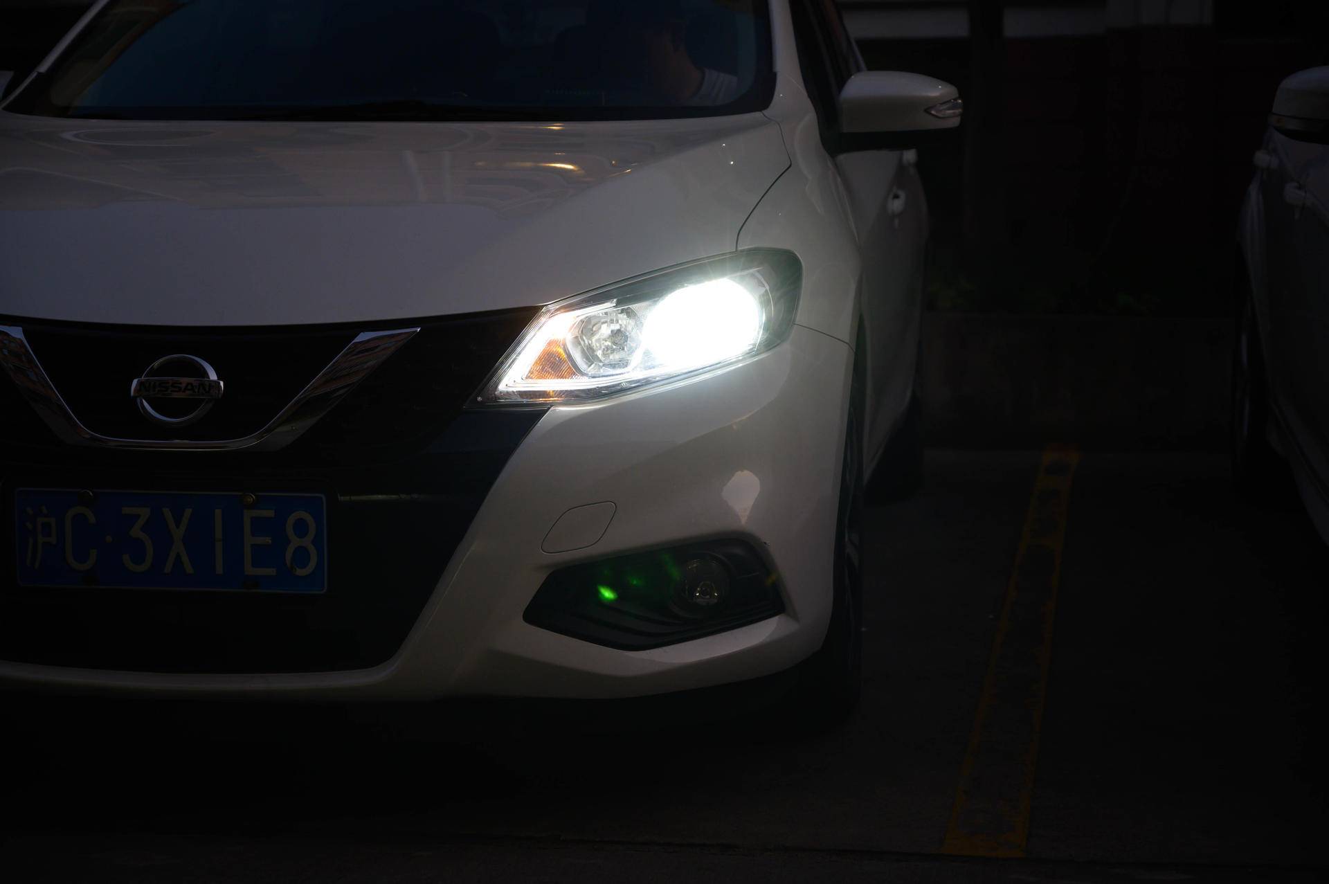 爱车再次炯炯有神,行车安全最重要,更换飞利浦大灯记录