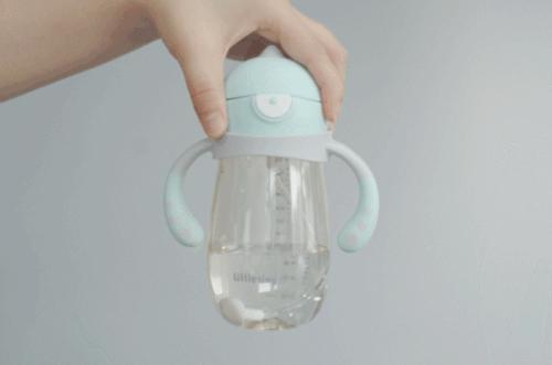 逼宝宝喝水正确方法,别再逼孩子喝水了后果很严重