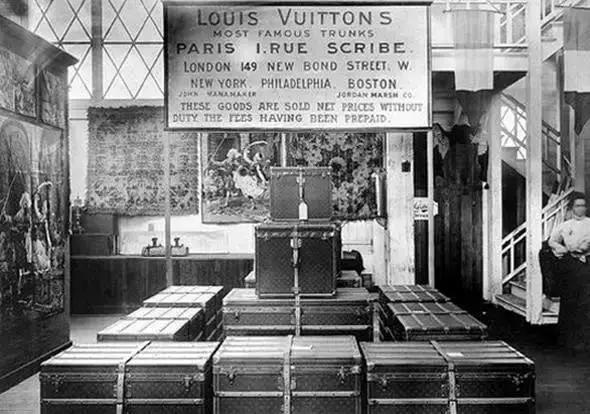 当LV洗手液碰上五菱口罩，企业转产哪家强？