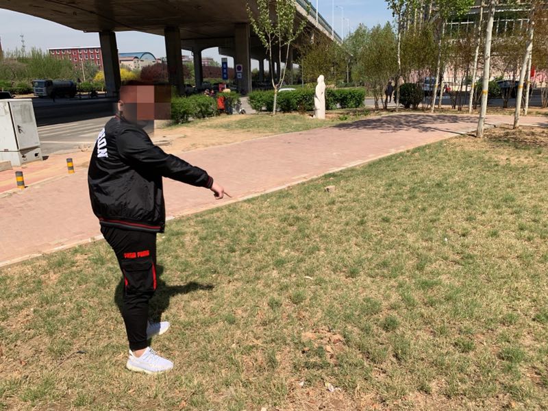 十六岁少年遭8人围殴案件,邢台13岁少年遭5名同学围殴完整版