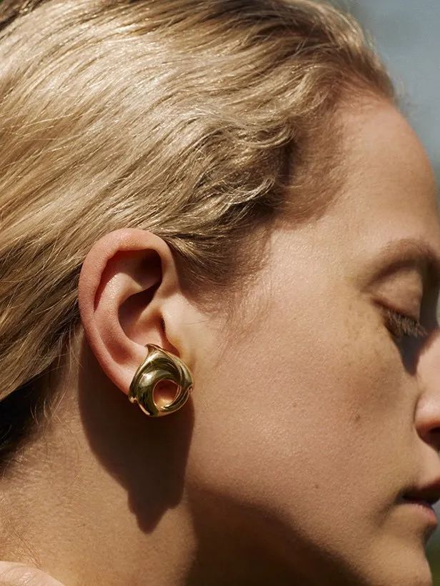 欧阳娜娜同款耳环怎么戴,欧阳娜娜耳环