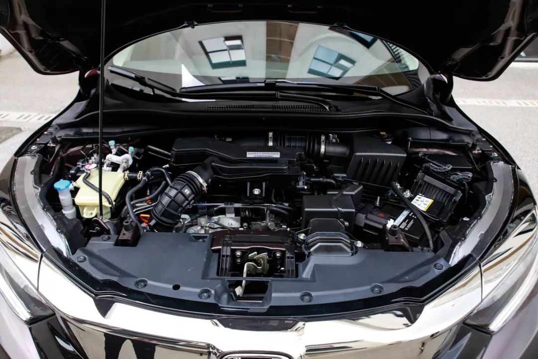 换装“超跑”发动机，安全配置丰富！试驾本田新款缤智