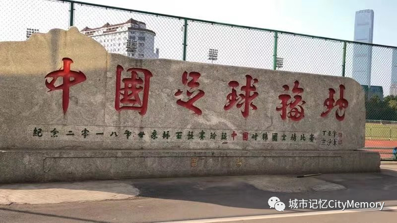 从稚气未脱到现在的满脸沧桑,从顽皮小子到大国领袖