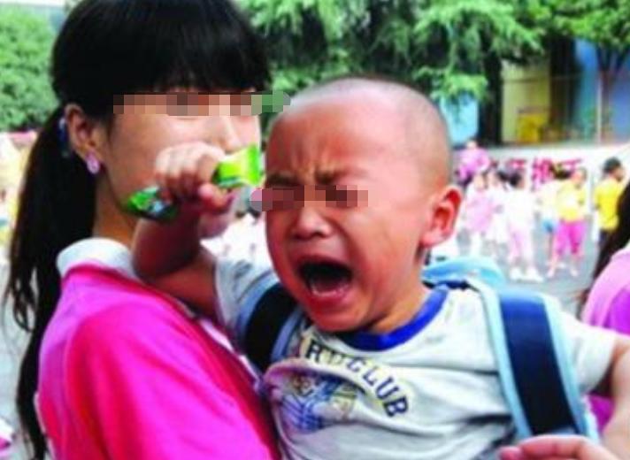 宝宝不小心吞了一根烟头,宝宝不小心吞了他爸爸的烟头