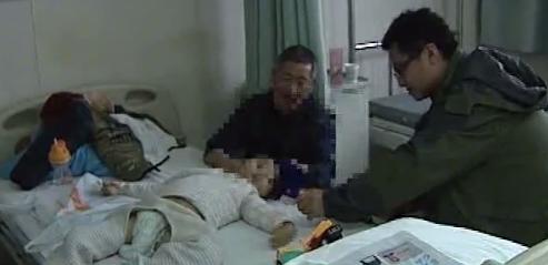 小孩克父母是迷信还是真实存在,小孩出生克父母怎么解