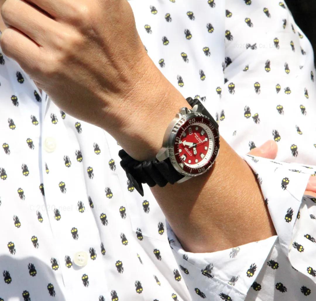 两三千买电子手表还是机械手表,两三千推荐天梭还是西铁城