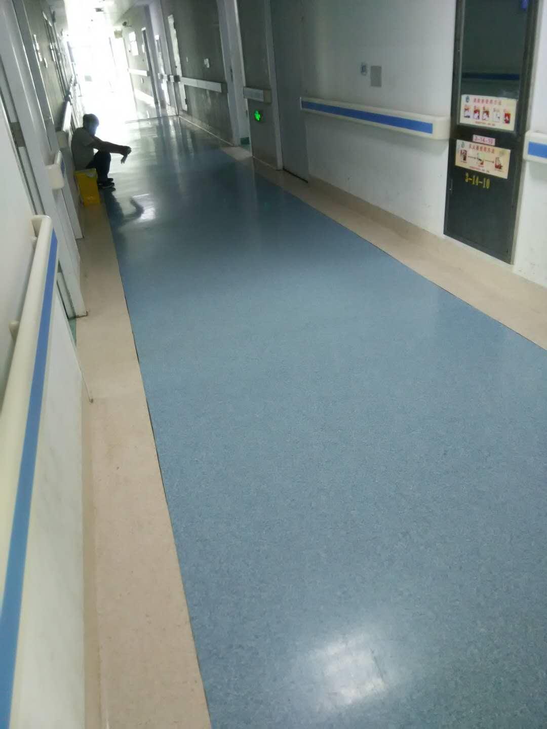 父母生病女儿确实没有钱该怎么办,母亲生病我花了2万该不该要回来