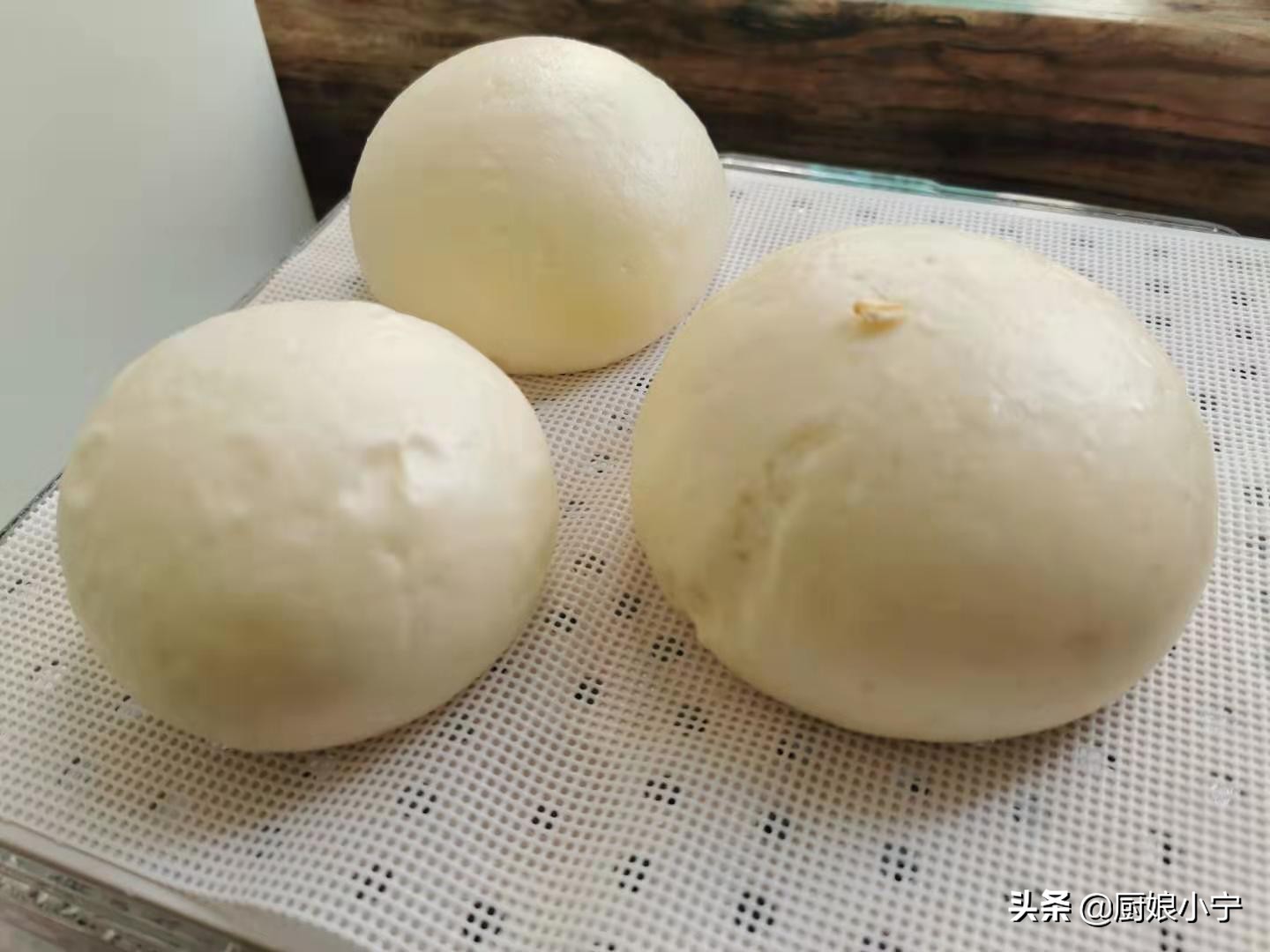 发面馒头怎么蒸才会更松软,怎样发面快且蒸出馒头喧软香甜