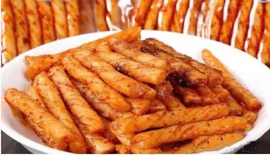 德国姑娘买辣条,老外第一次在中国买辣条