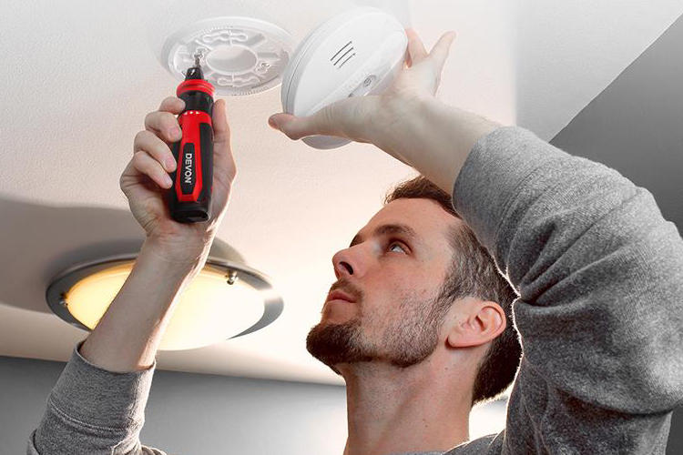 家里没有适合螺丝刀怎么拆解,家居安装电动螺丝刀推荐