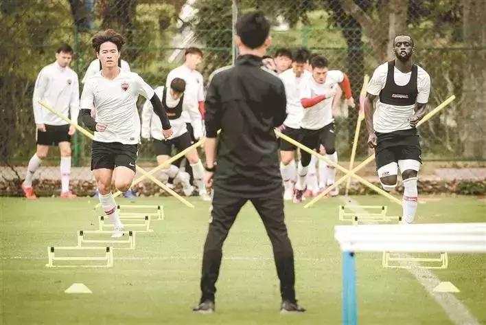 2019中超联赛明晚深圳打响！绿色出行，你会去吗？