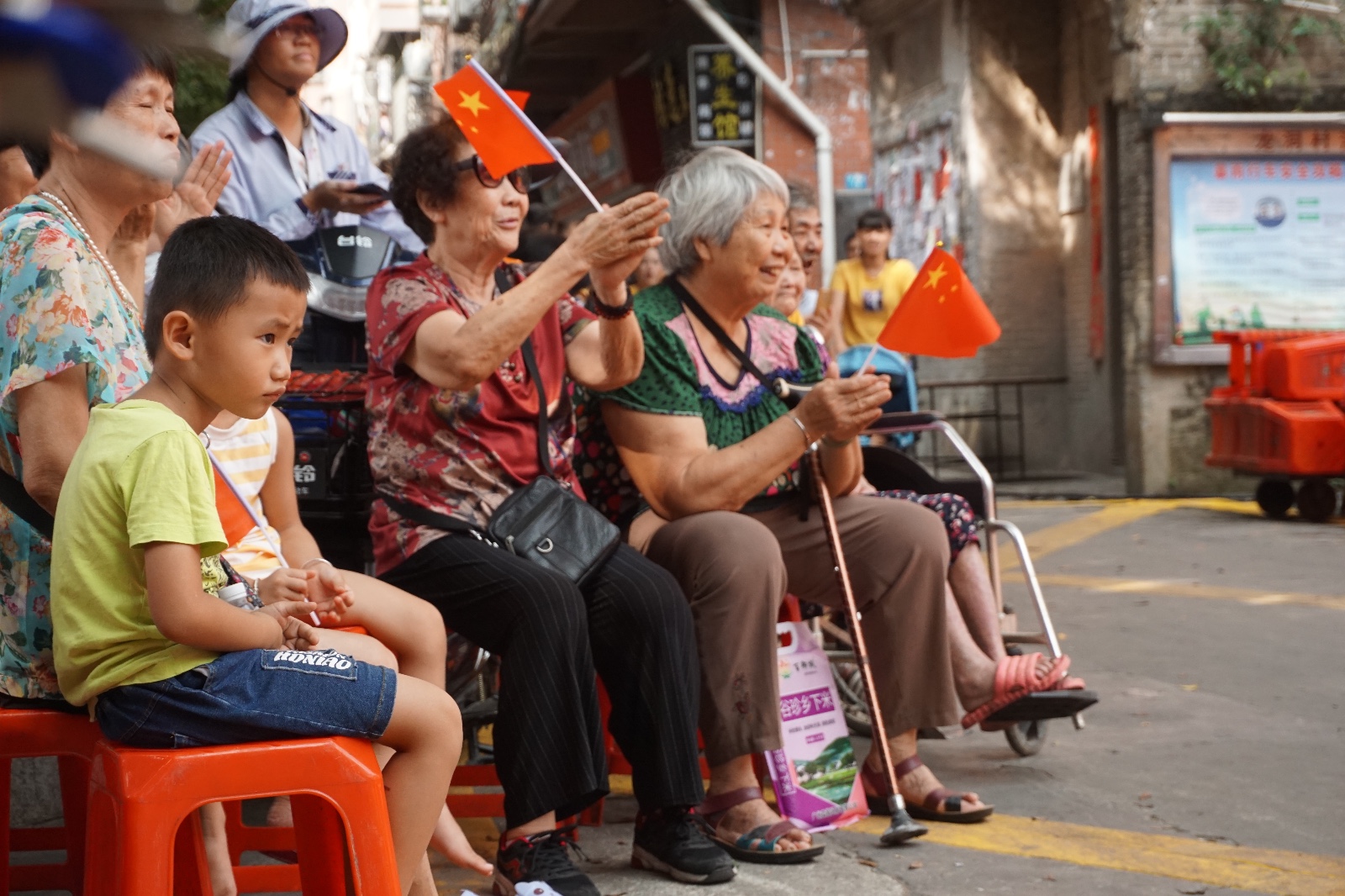天河｜热闹！一洞公祠重阳敬老摆70多围，老人家笑到“见牙唔见眼”