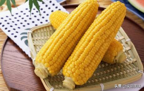 煮玉米怎样才能凉了不干瘪,路边摊的玉米怎么做好吃