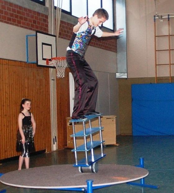 缓解小腿和膝盖疼痛的方法,膝盖疼痛小腿肌肉收缩怎么锻炼