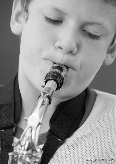 萨克斯初学者学什么音,萨克斯初学者入门课本推荐