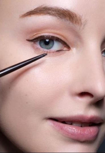 简单又高级的无眼影妆,ol妆容制作教程