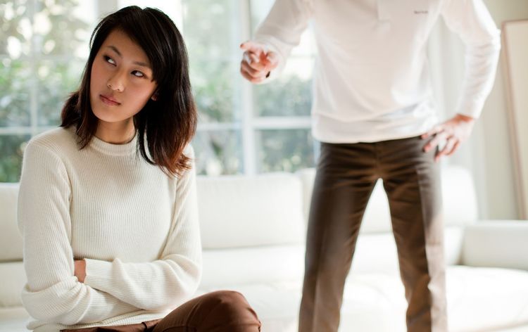 老公每次吵架都说离婚我该怎么办,跟老公合不来天天吵架该不该离婚