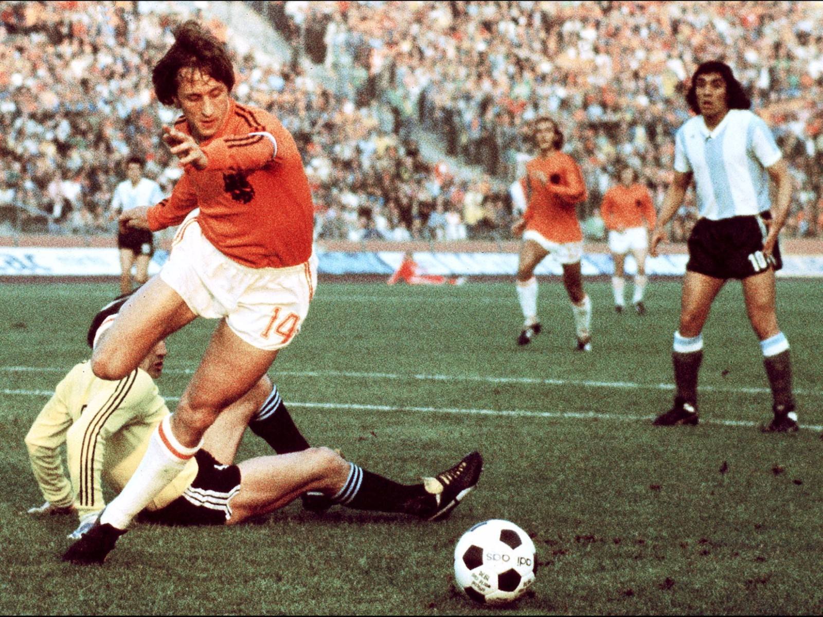 足球史上十大悲伤时刻,天下足球足坛十大悲情瞬间