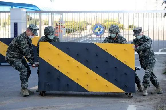 “新天地”教主首次发声，跪地道歉