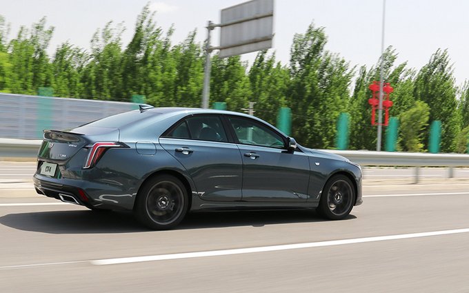 凯迪拉克ct4试驾评测视频,凯迪拉克ats跟ct4有什么区别