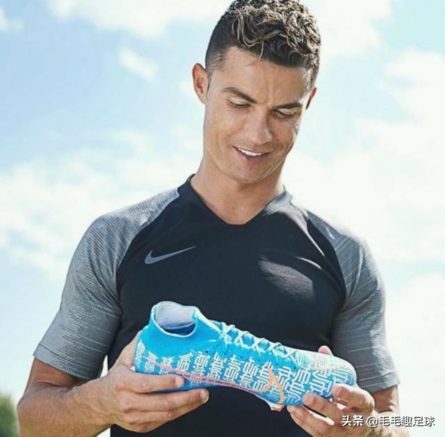 c罗恶作剧吓坏安保,c罗恶作剧撞了一下警察