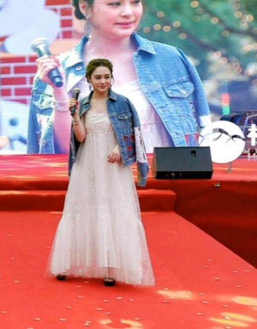 39岁阿娇晒美照,阿娇身材发福上综艺