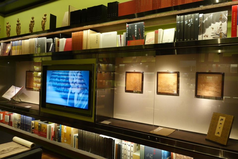 雅昌艺术中心藏品展厅,雅昌书墙