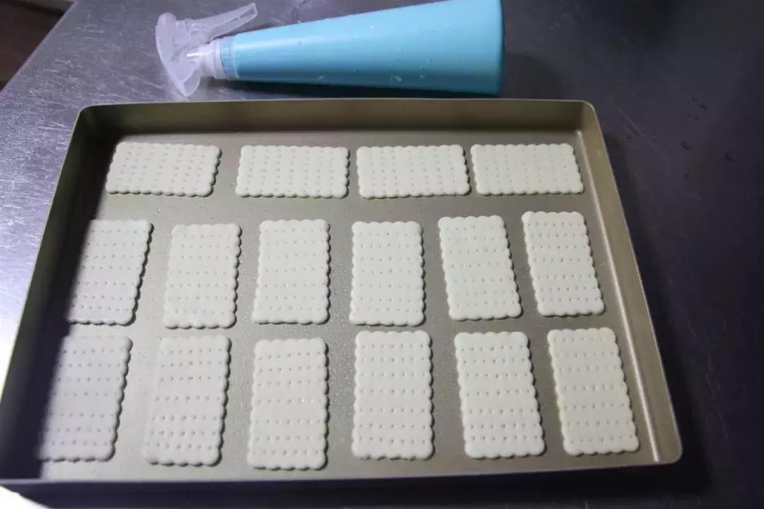 风靡全球的冰淇淋三明治,马卡龙冰淇淋三明治草莓蛋糕