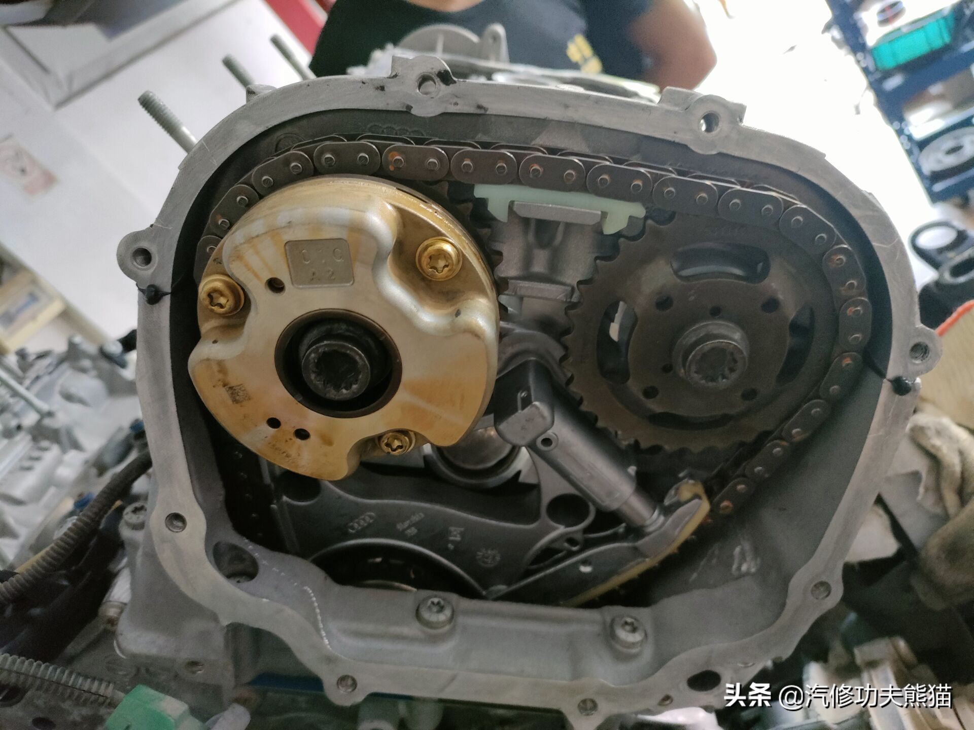 奥迪a8烧机油吗48v轻混,奥迪a8烧机油一千公里烧0.5正常吗