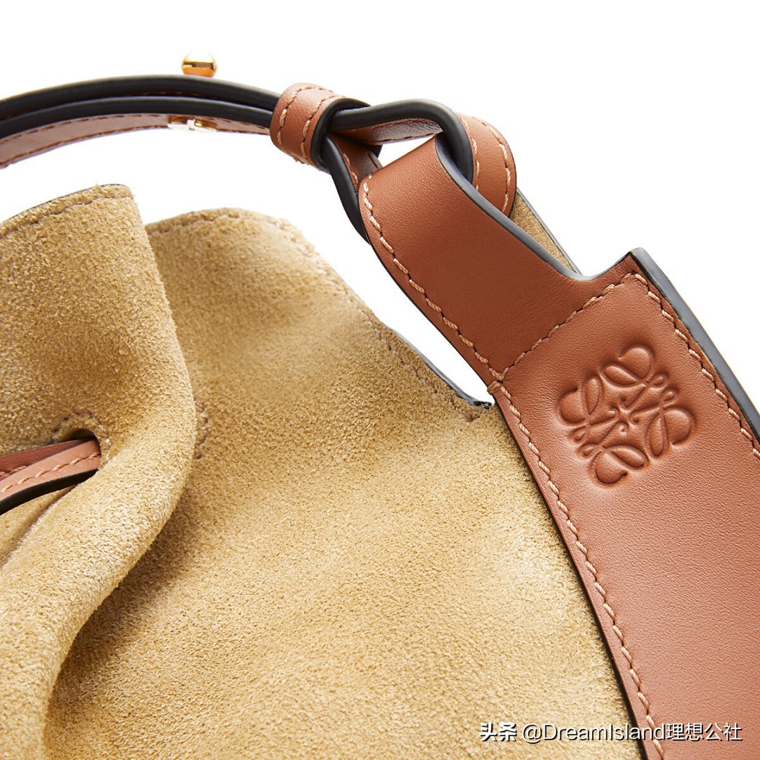 loewe黑色马鞍包,新包蔻驰