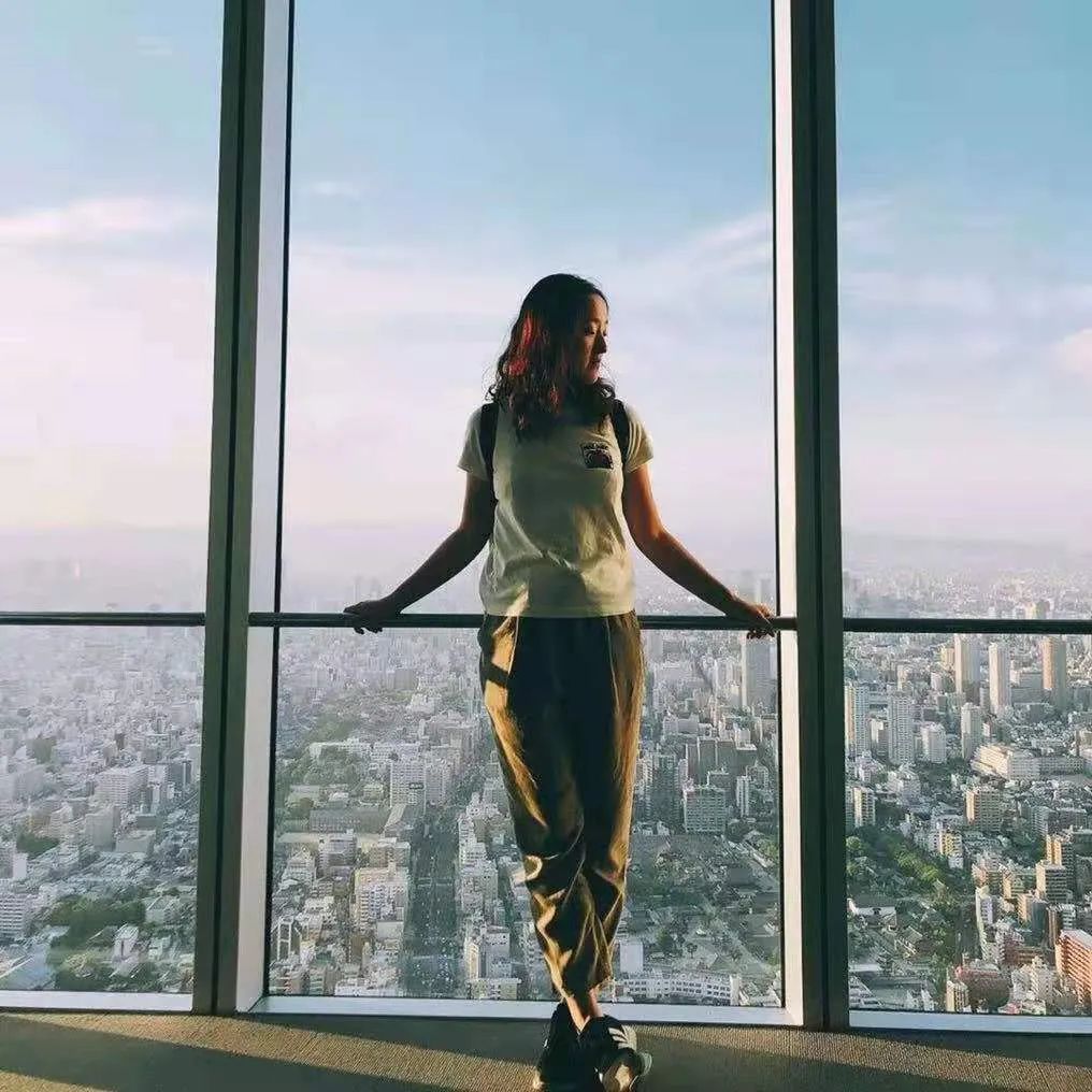 探店爆款视频分析,靠一个视频涨粉百万的博主