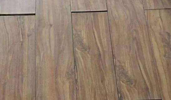 木地板时间久了对身体有危害吗,木地板易生虫