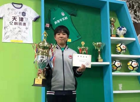 一脚射门！宝清二中女孩赛场上划出完美“弧线”！