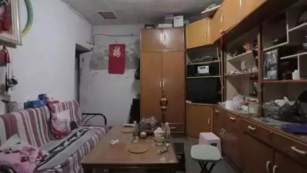 一家5口蜗40㎡夹缝房，睡折叠床、生二胎，看设计师如何解决困境