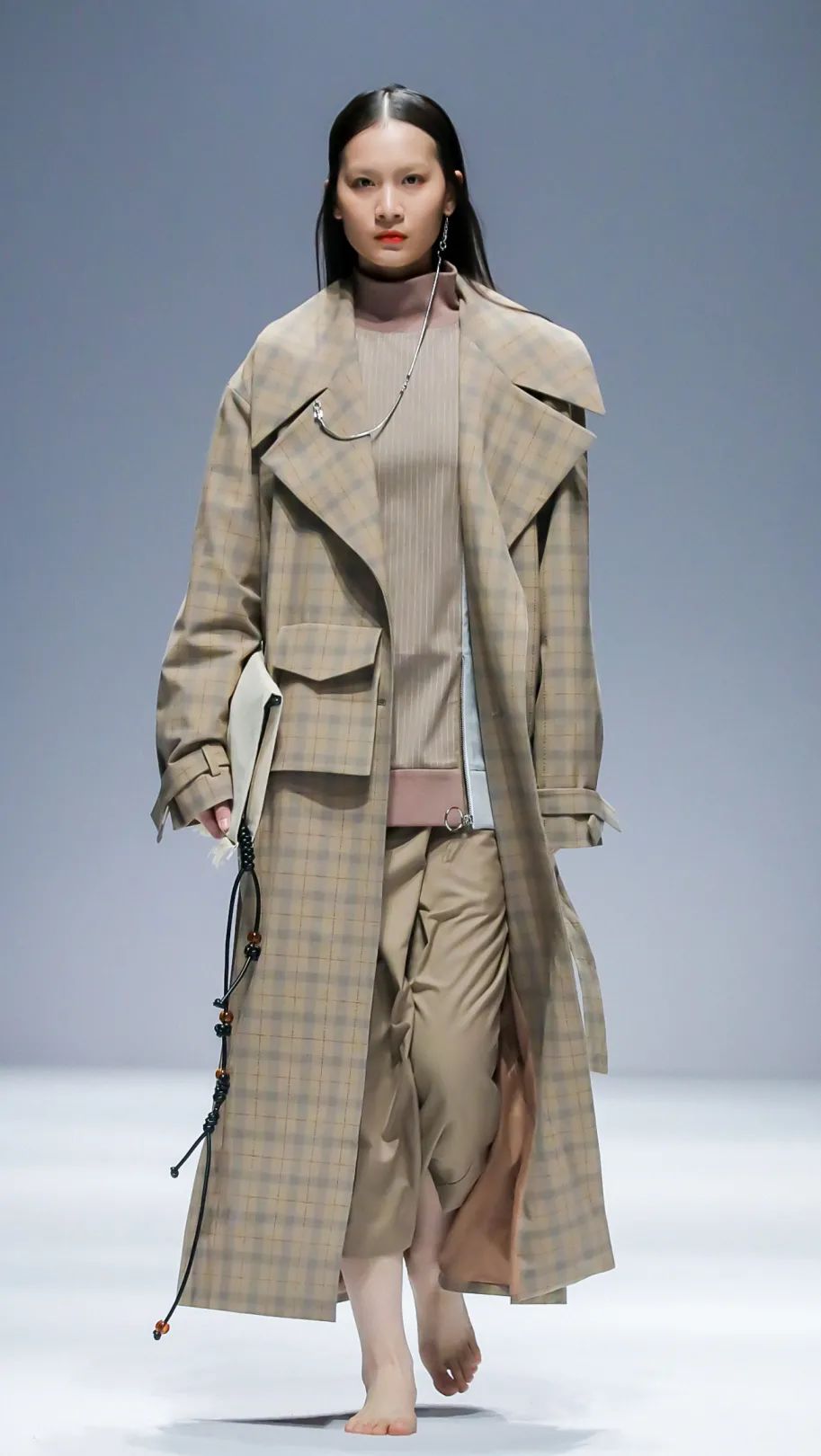 2021秋冬女装款式流行趋势,2018秋冬趋势报告巴黎时装周