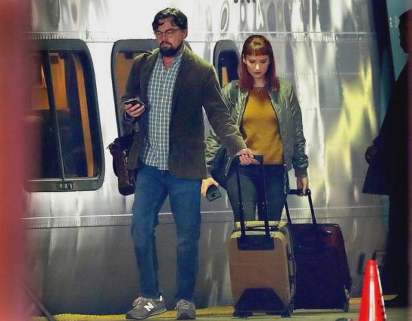 大表姐拍戏被玻璃片击中,眼皮划伤流血不止,网友:*破爆**戏好危险